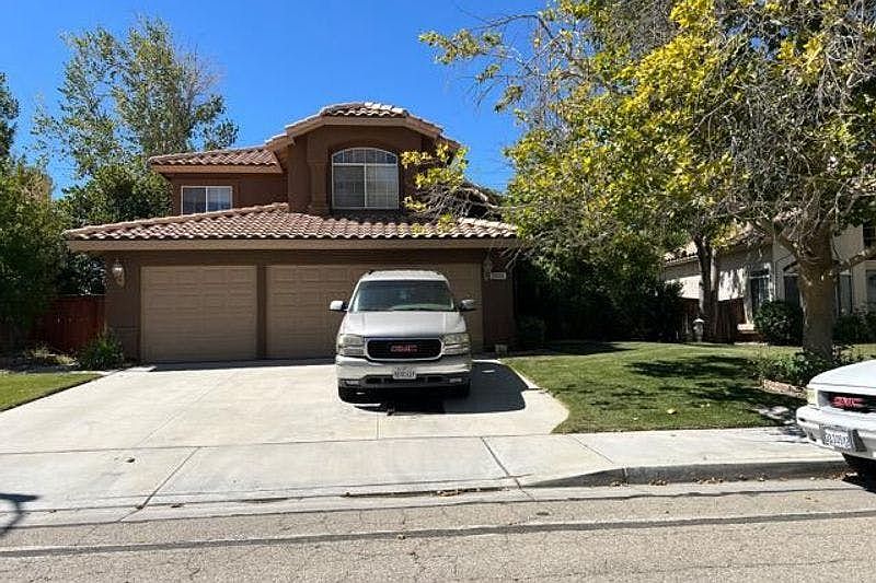 1st image of 2800 W Pondera St