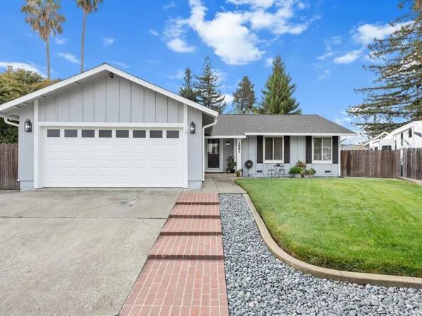 3883 Klamath Court, Napa, CA 94558