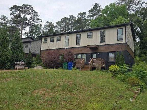 2nd image of 2075 Holly Hill Dr