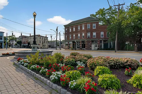11 Main St Photo 1