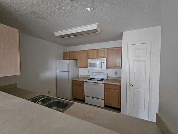 3rd image of 4243 Villas Dr Unit 505