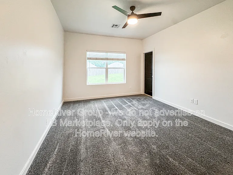 305 E 7th St — Photo 8