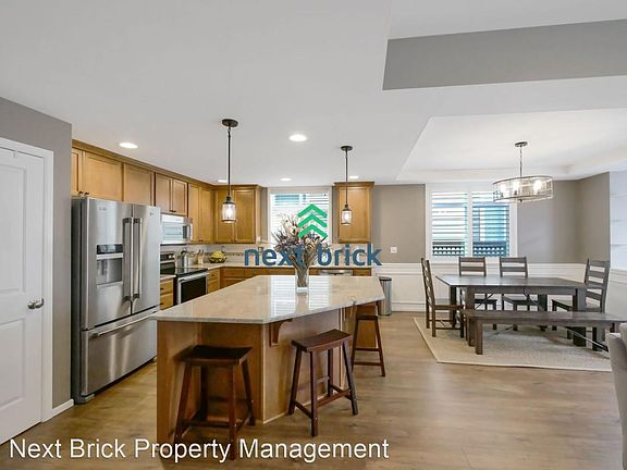 2nd image of 3043 NE Marquette Way