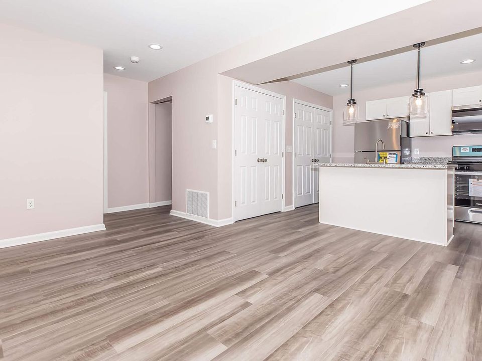 1st image of 1900 Ramblewood Rd APT A