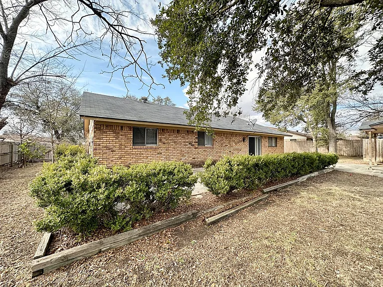 2108 Acron Dr — Photo 35