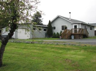 715 3rd St, Brookings, OR 97415