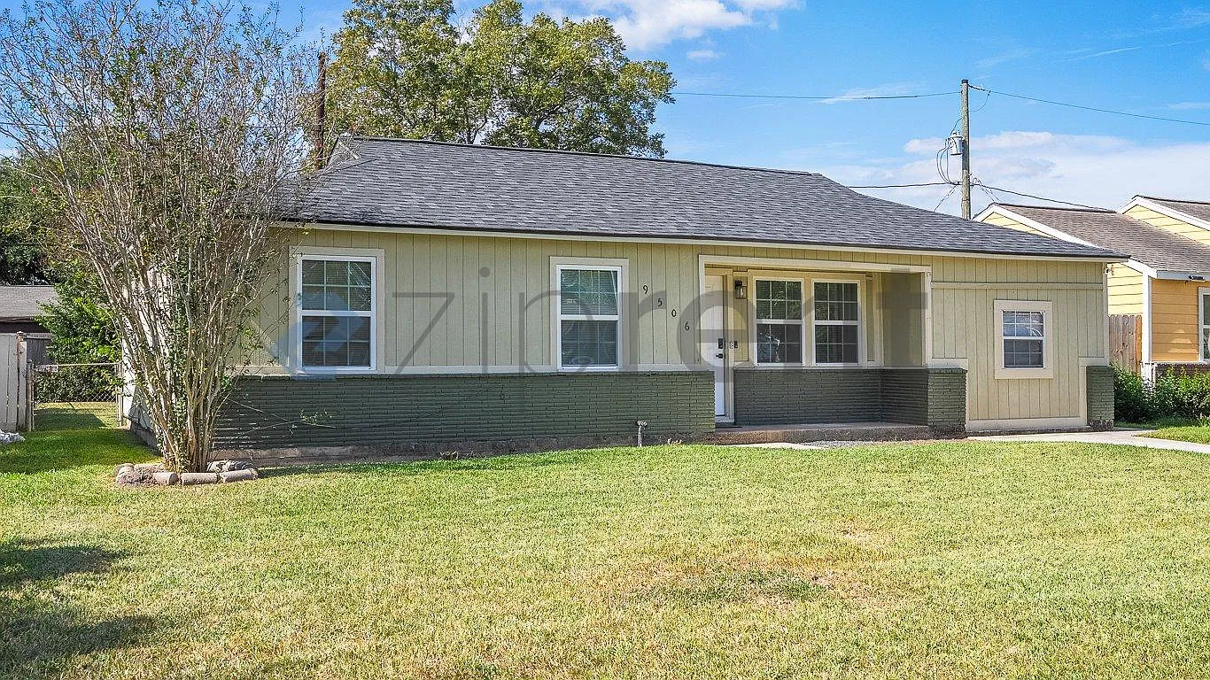 4 bed, 1316 sqft, $1,960 — Photo 3