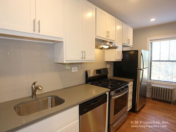 3rd image of 1942 W Wilson Ave #2P