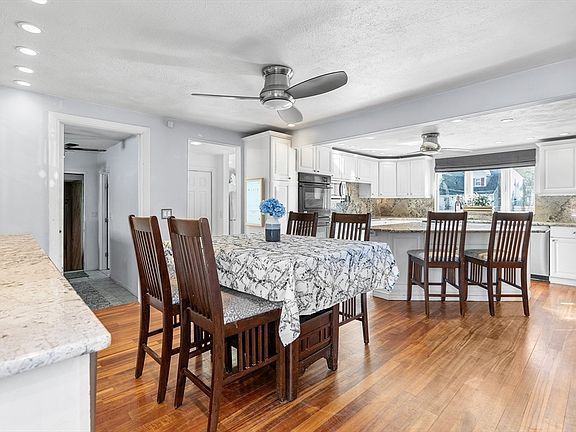 4th image of 60 Glad Valley Dr