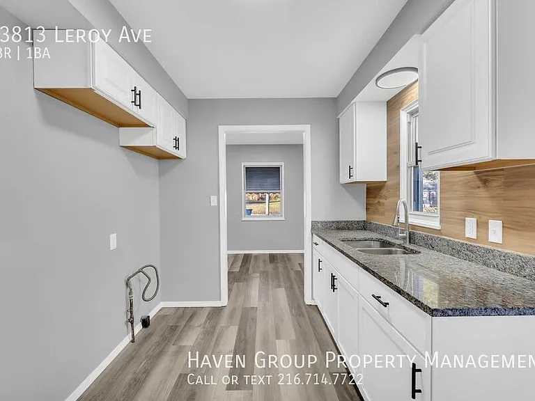 13813 Leroy Ave — Photo 9