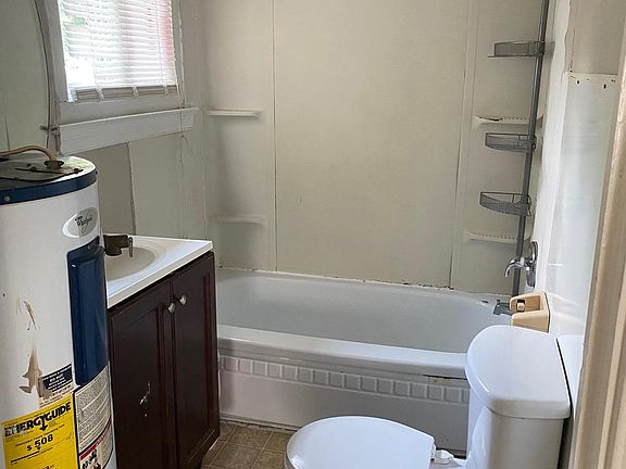 2nd image of 1156 Stedman Dr #1