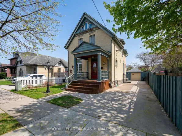 145 Price St, London, ON N5Z 2J4