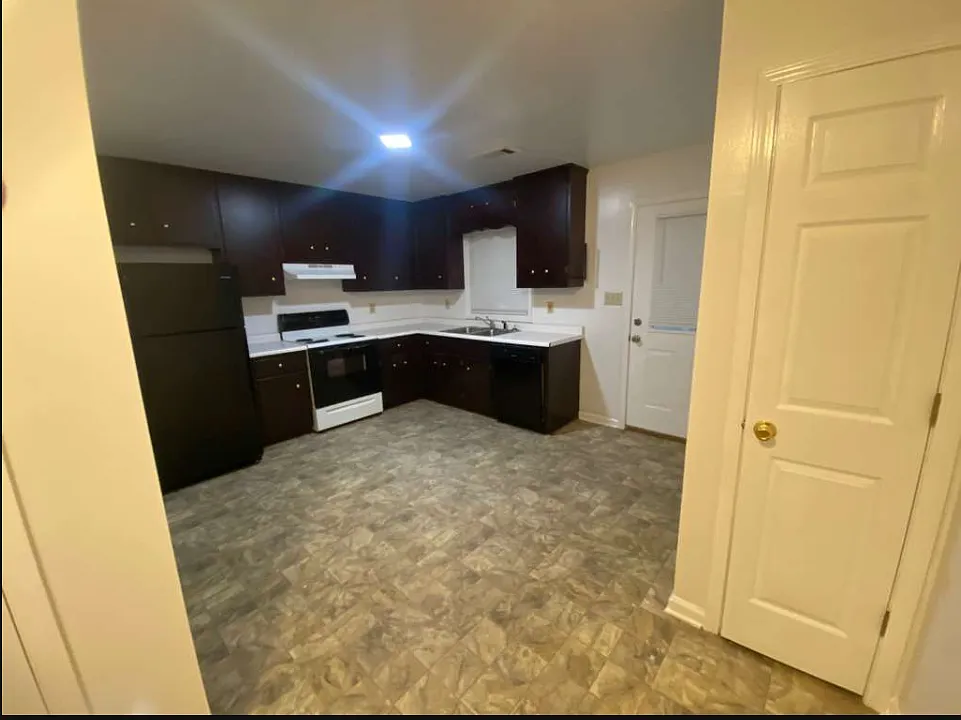 36 Windward Way — Photo 2