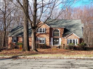 11 Indian Run Rd, Long Valley, NJ 07853