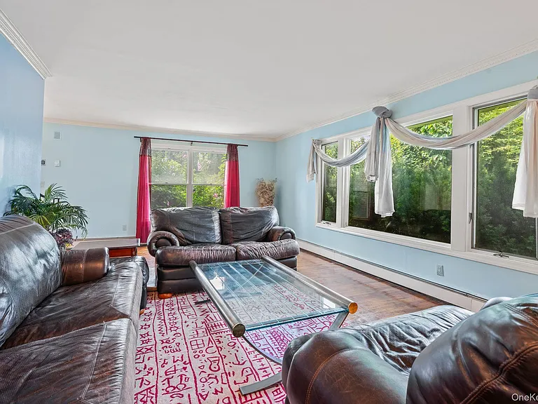 13 Whitney Cir — Photo 8