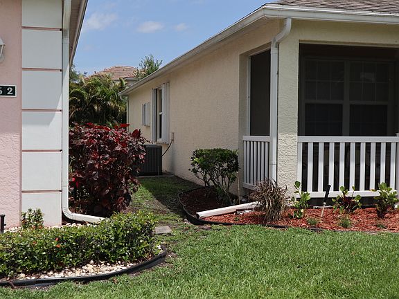 2nd image of 560 NW Cortina Lane