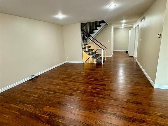 5th image of 7146 Pebble Park Dr