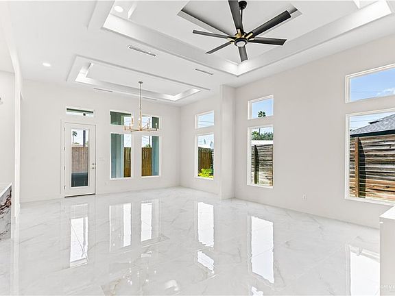 4th image of 601 Helen Ave