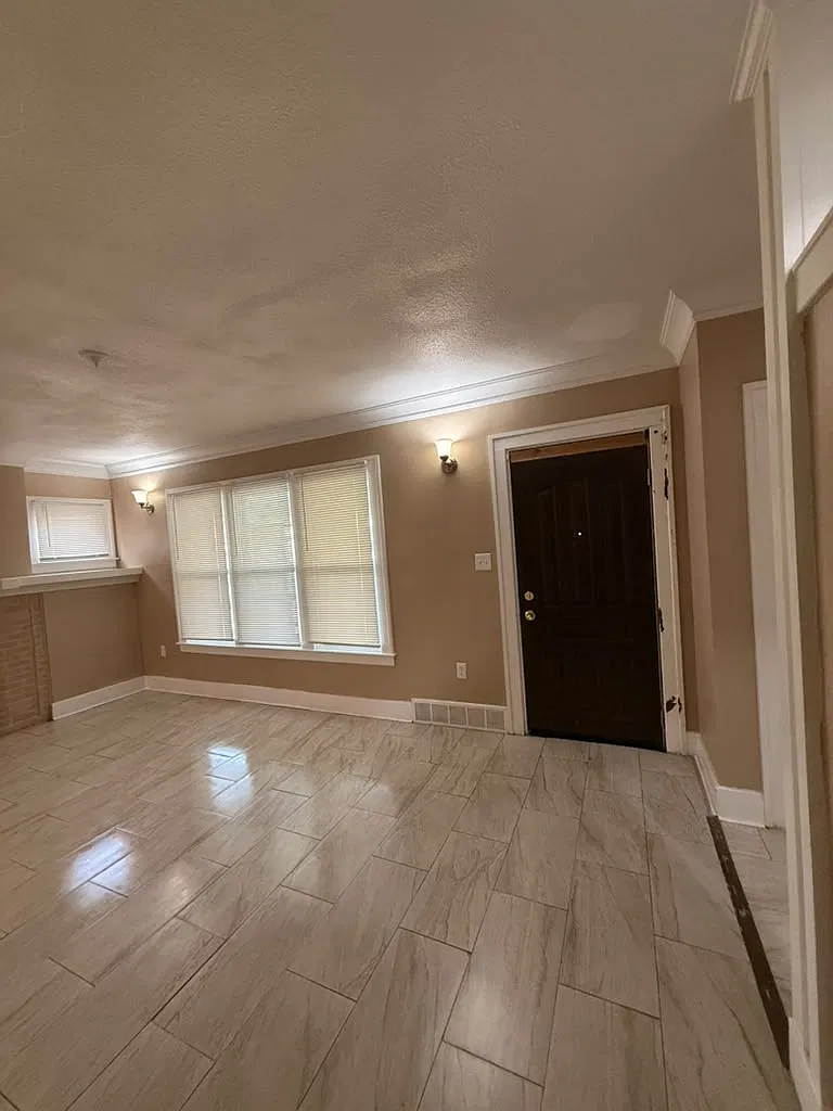 12125 Cloverlawn — Photo 4