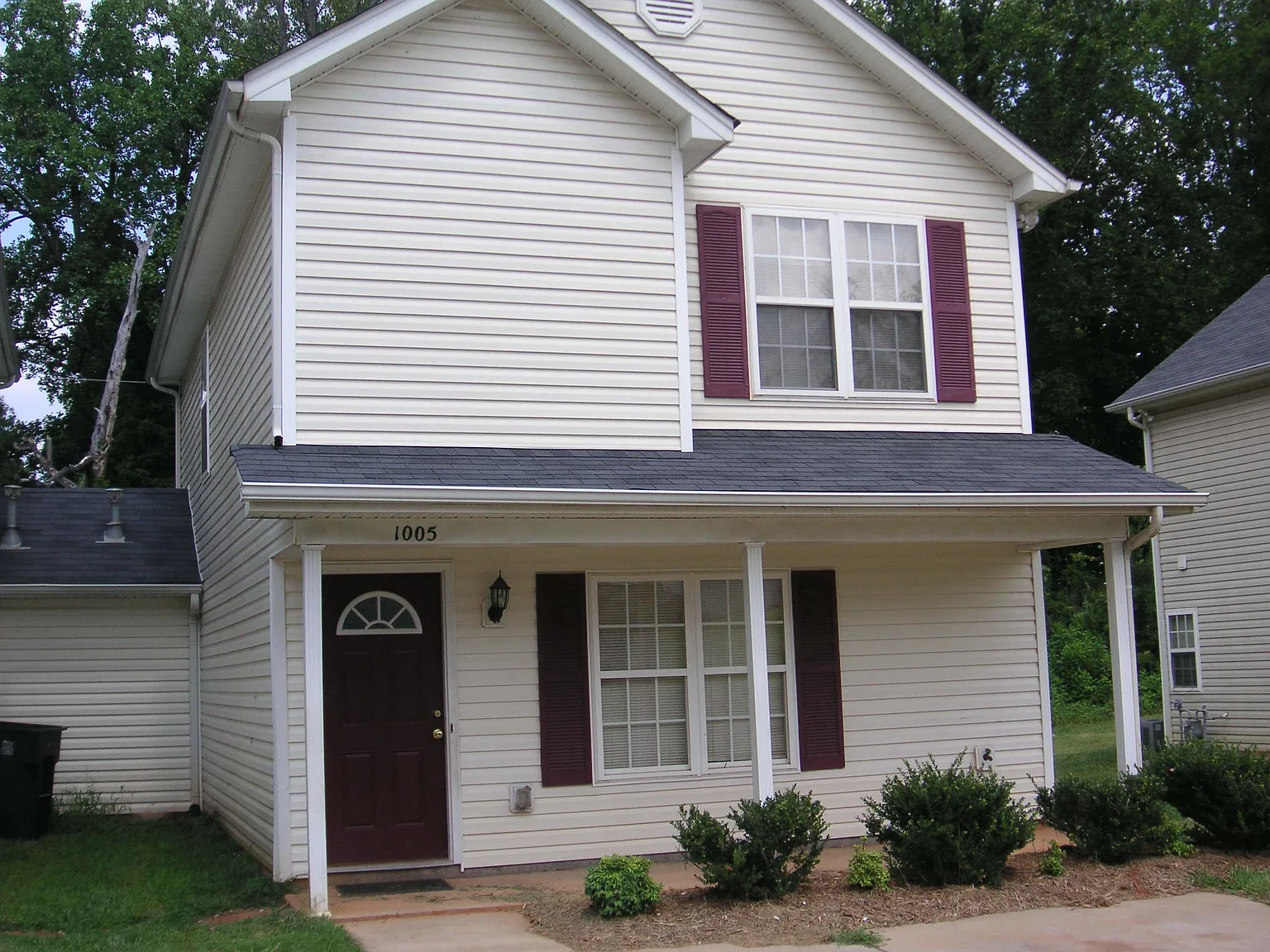 3 bed, 2.5 bath, 1218 sqft, $1,680 — Photo 1