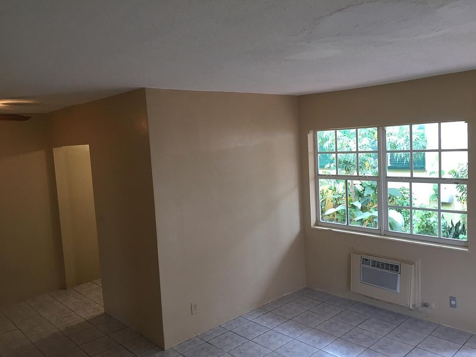 Living room 3