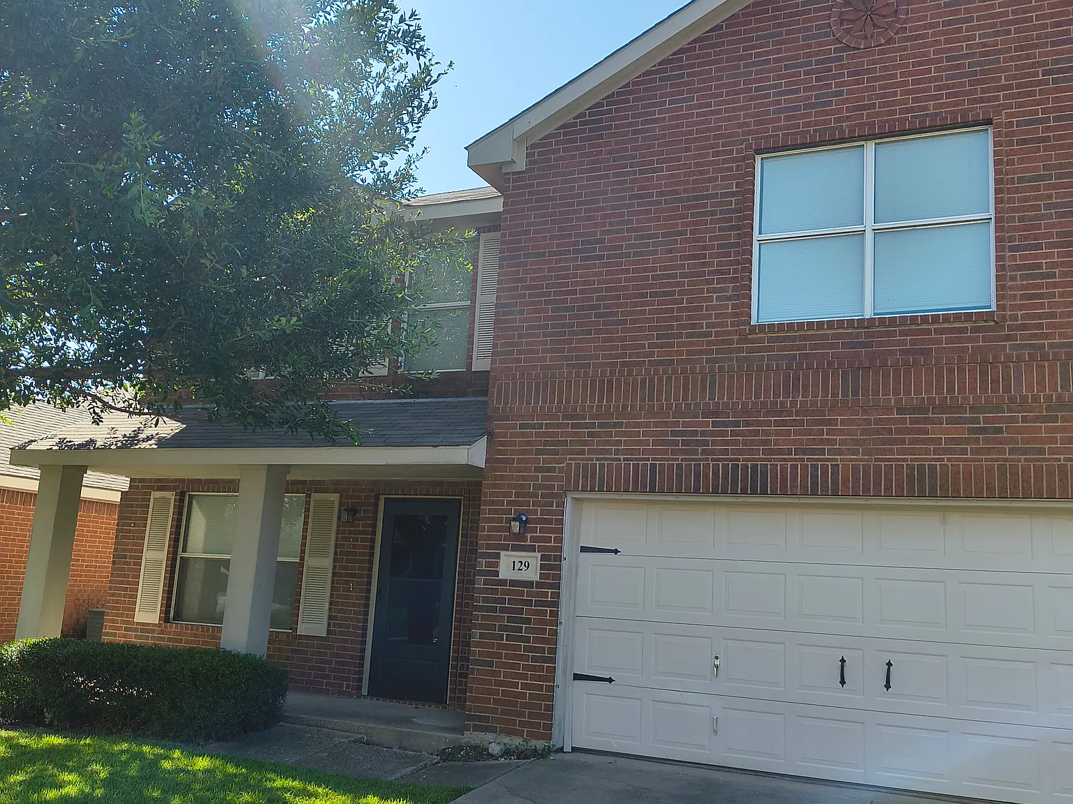 3 bed, 2607 sqft, $2,200 — Photo 1