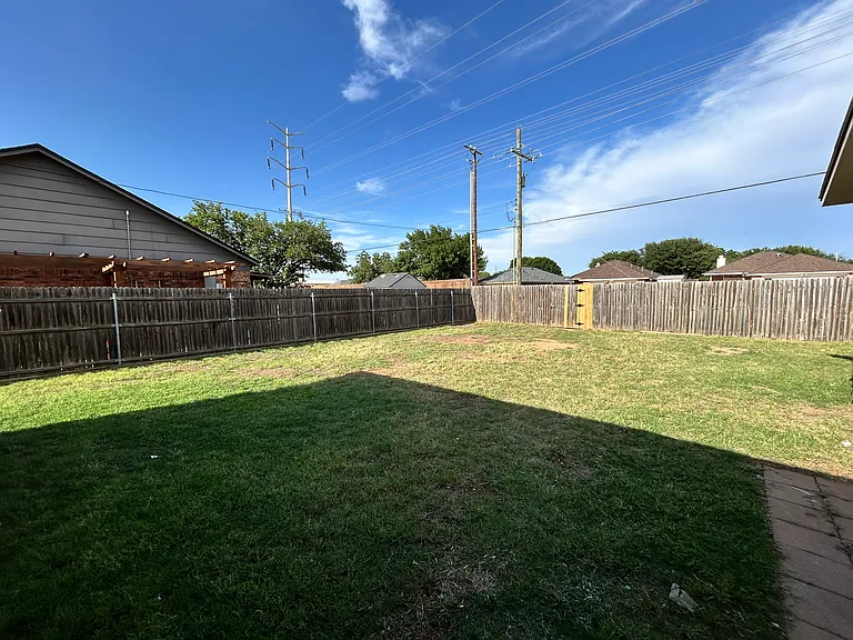8219 Elkridge Ave — Photo 14