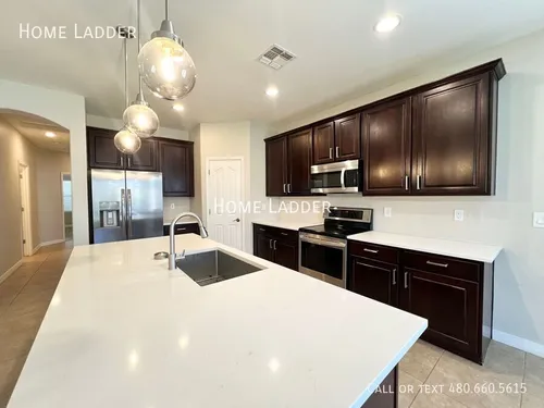 2936 E Tonto Dr Photo 1