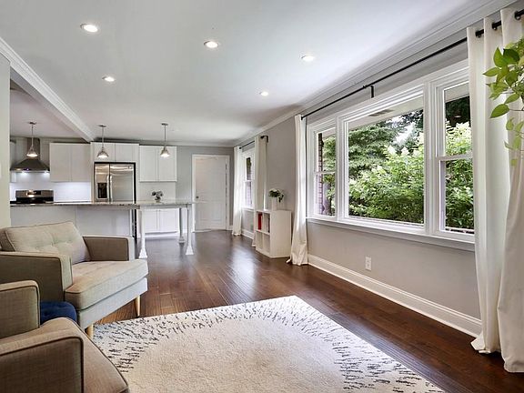 5th image of 4022 Winding Valley Dr SE