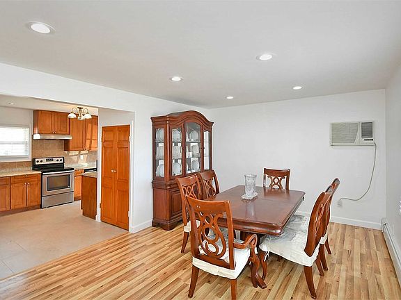 5th image of 22 Park Ln