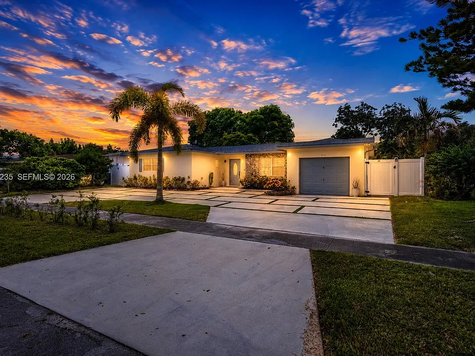 4930 NW 17th St