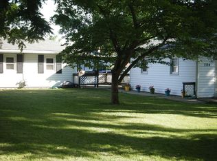 704 W Exchange St, Jerseyville, IL 62052