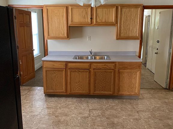 5th image of 153 Hope Ave #1