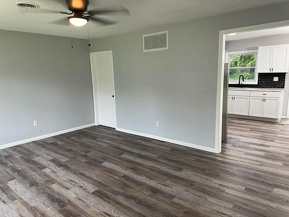 5th image of 5431 Mary Ann Ln