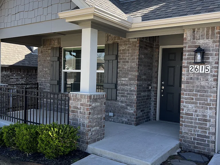 2615 W Baton Rouge Pl — Photo 1