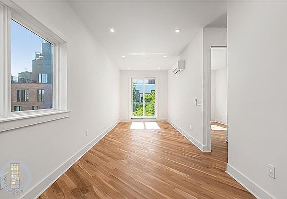 5th image of 427 Tompkins Ave #4F