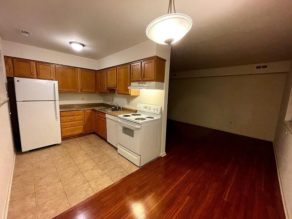 1st image of 215 Parker Ave #2