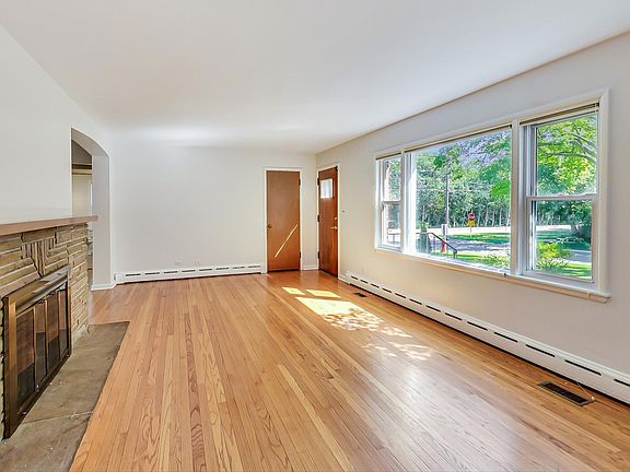 4th image of 2786 Saint Johns Ave #1