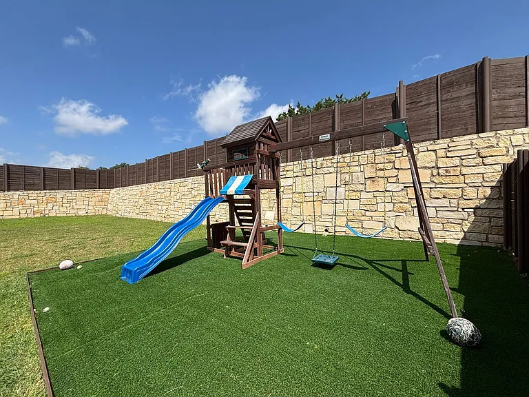 16916 Morelle Dr — Photo 35