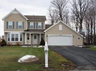 1422 Mountain Laurel Ln, Ontario, NY 14519
