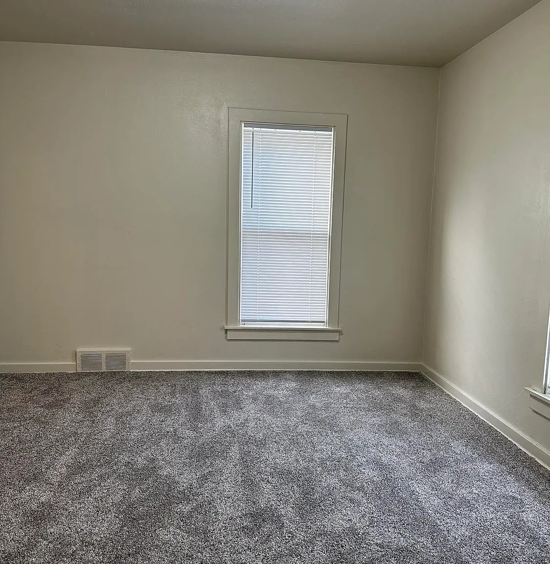 206 East Hammond Street - 4 — Photo 2