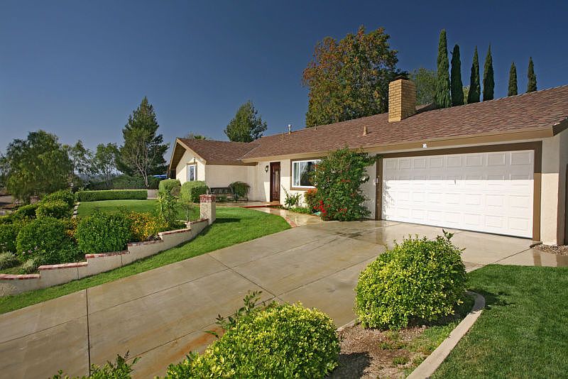 1st image of 1590 El Monte Dr