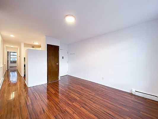 4th image of 641 E 9th St APT 4B