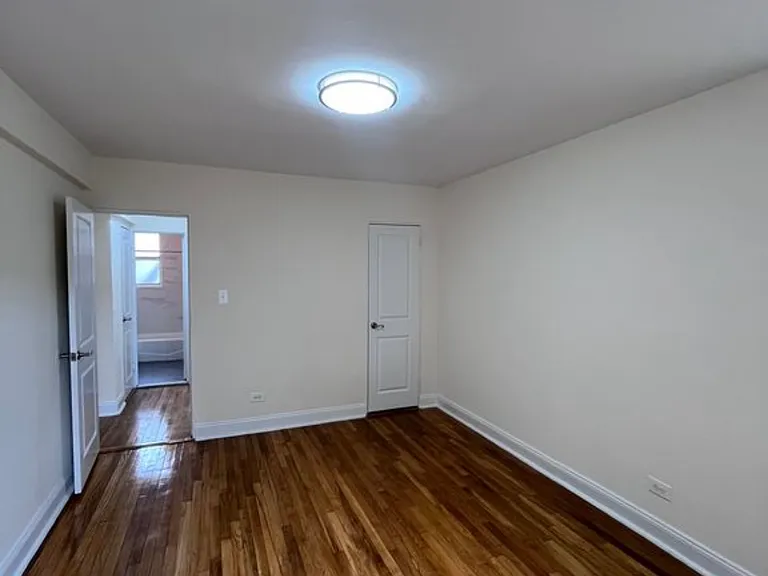 2070 20th Ln #5G — Photo 6
