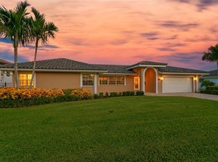 2054 Illinois Ave NE, Saint Petersburg, FL 33703