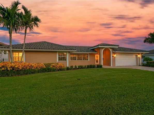 2054 Illinois Ave NE, Saint Petersburg, FL 33703