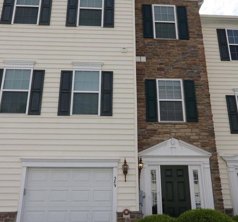 1st image of 389 Larose Dr #389