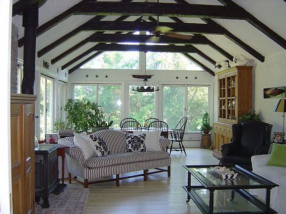 3rd image of 1 Palmer Ln W