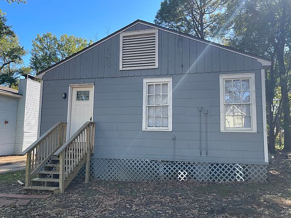 2nd image of 157 E College St #A