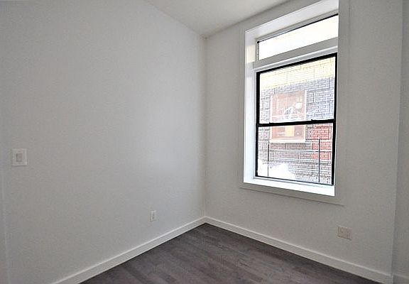 5th image of 2710 Morris Ave APT 1A